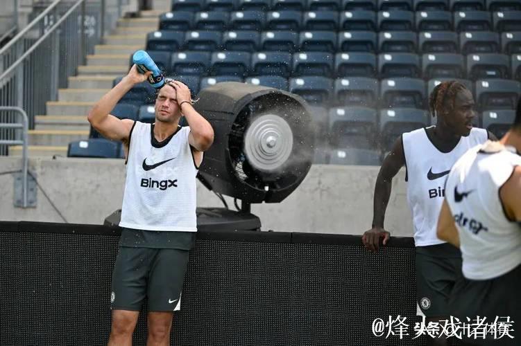 蓝军英超持续不胜欧冠失利 马雷斯卡再度迷失决策