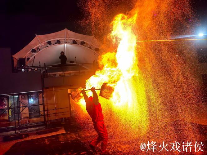 大学武术生雪地展演传统火鞭,冰火交融美震人心 大学武术生雪地展演传统火鞭,冰火交融美震人心